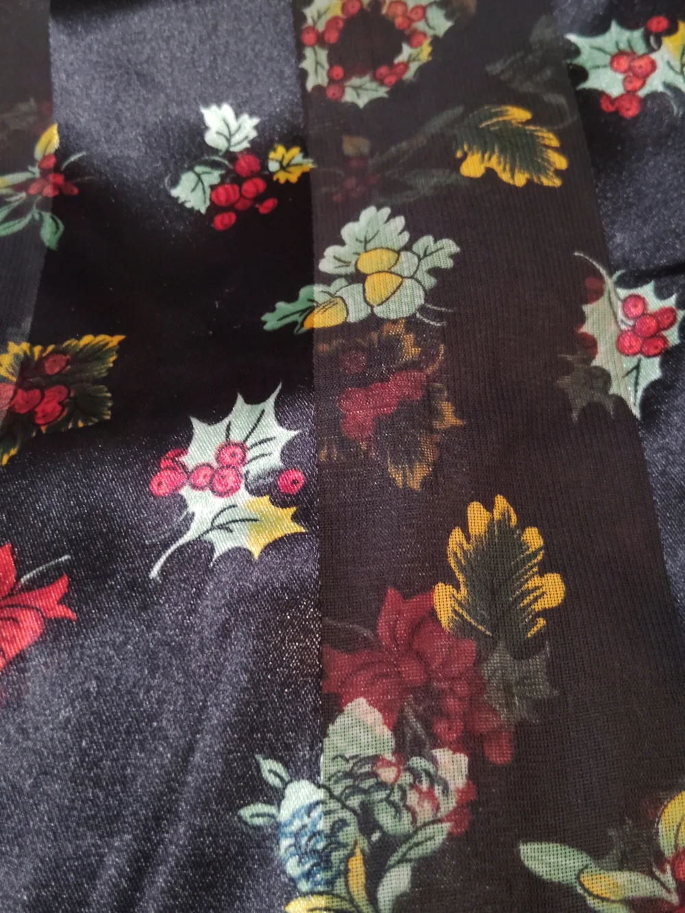 Holiday Polyester Sheer Scarf with Red Holly And Wreaths Classic Festive Cheer